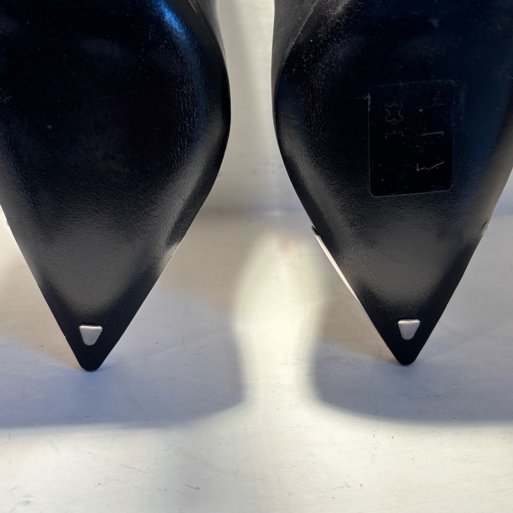 Louis Vuitton Black and Silver High Heels Size 4.5 US or Size 34. - Picture 11 of 17
